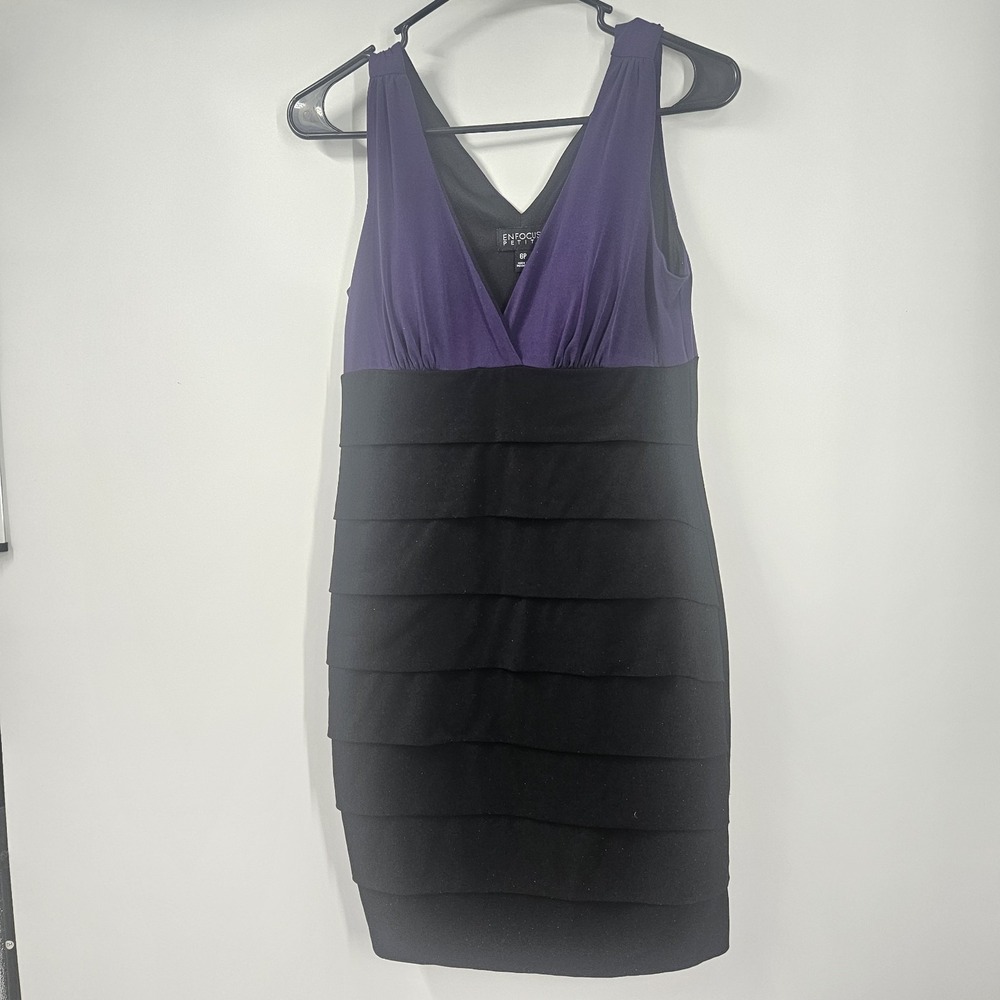This Enfocus Studio Womens Size 6 Petite  cocktail dress‎ Purple & Black